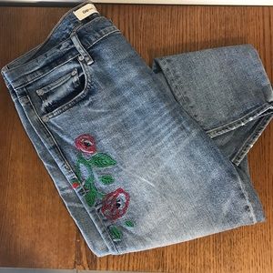 GAP embroidered jean